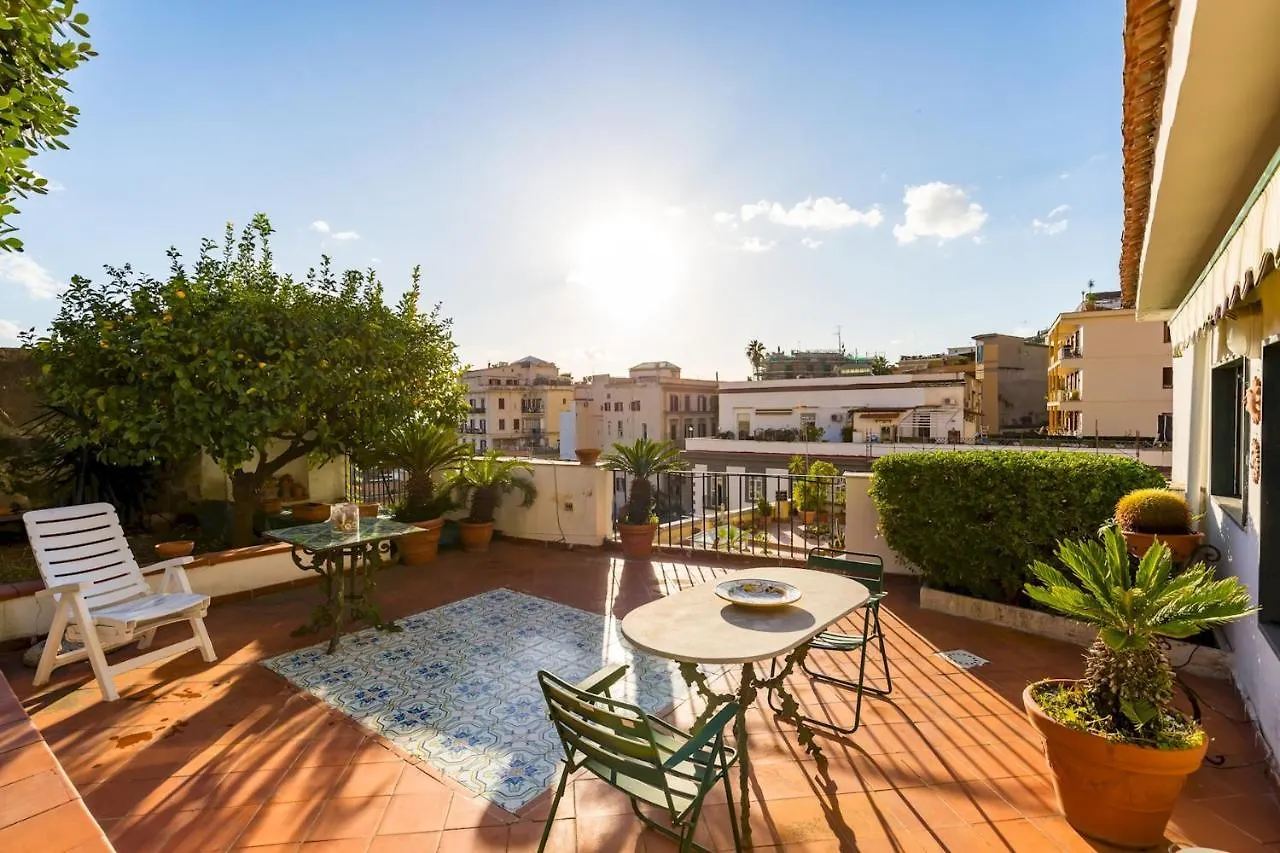Apartment Villa Paola - Hidden Panoramic Garden And Terraces By Napoliapartments Italy